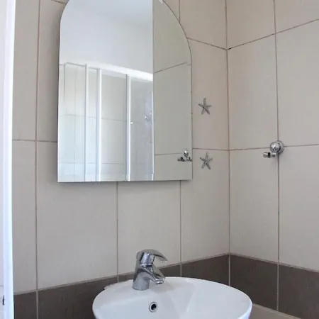 Lovely 2 Bedroom Ground Floor Apartamento