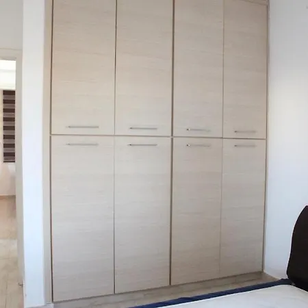 Lovely 2 Bedroom Ground Floor Apartamento *