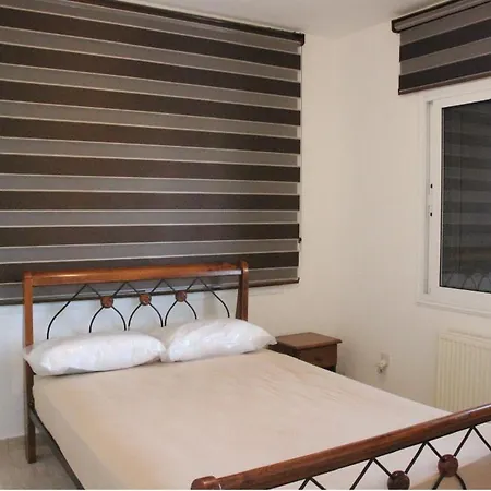 Lovely 2 Bedroom Ground Floor *
